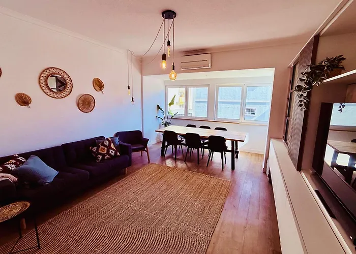 Lägenhet New 3 Bedroom Beachfront Carcavelos (Lisbon)