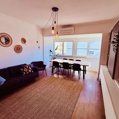 Apartamento New 3 Bedroom Beachfront Carcavelos (Lisbon)