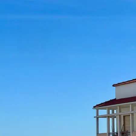 New 3 Bedroom Beachfront Carcavelos (Lisbon)